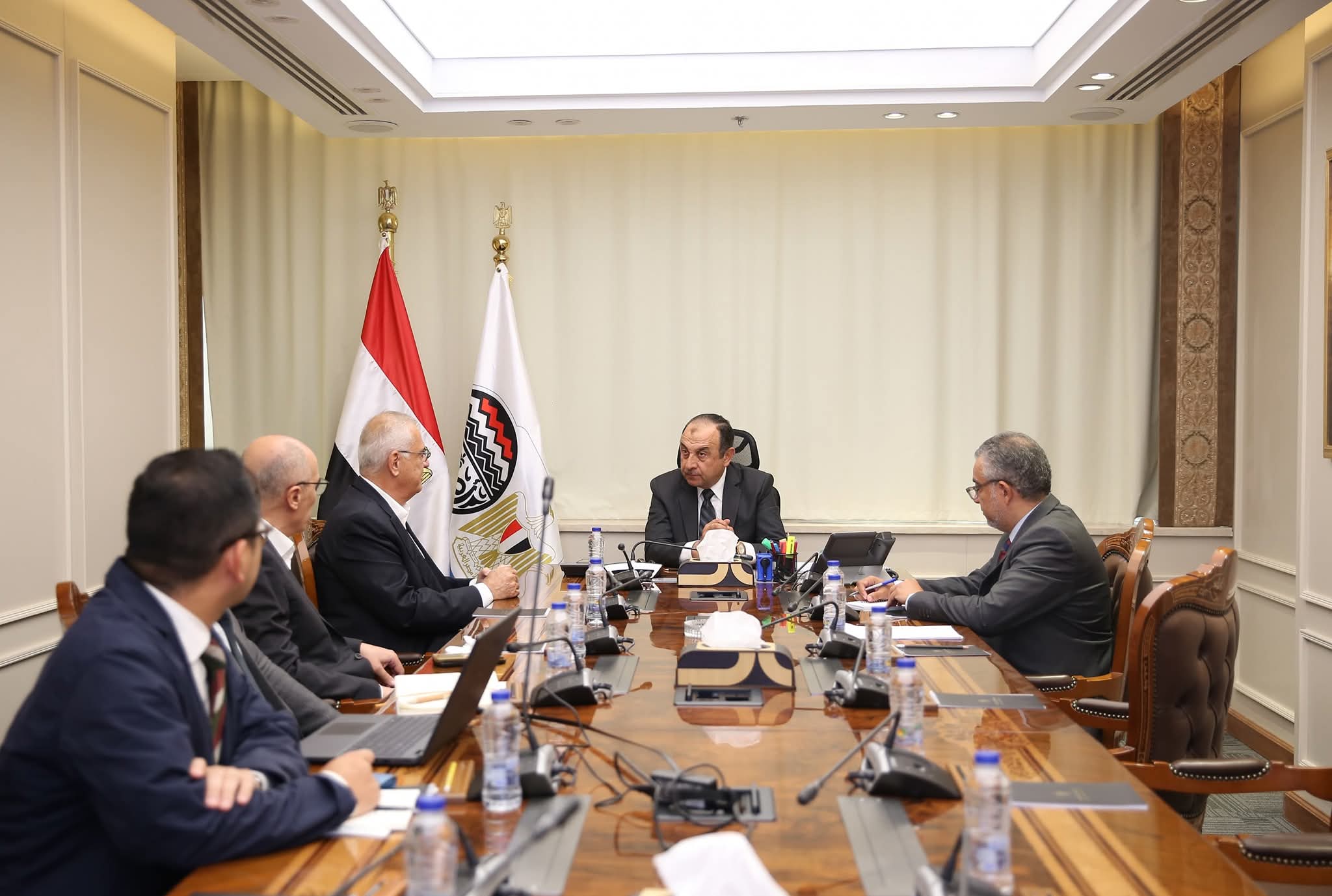 وزير قطاع الأعمال العام يلتقي وفدًا من شركة 