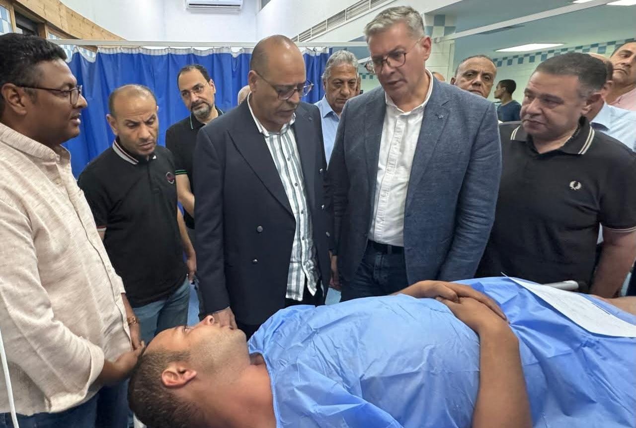 وزيرا البترول والعمل يطمئنان على الناجين من حادث بارج خليج السويس