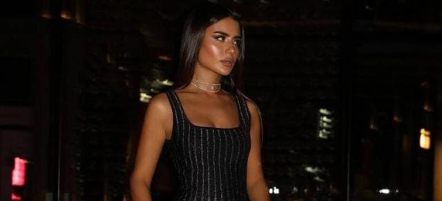 ديما الأسدي تخطف الأنظار بإطلالة أنيقة بالأسود وفضّي من Maje Paris