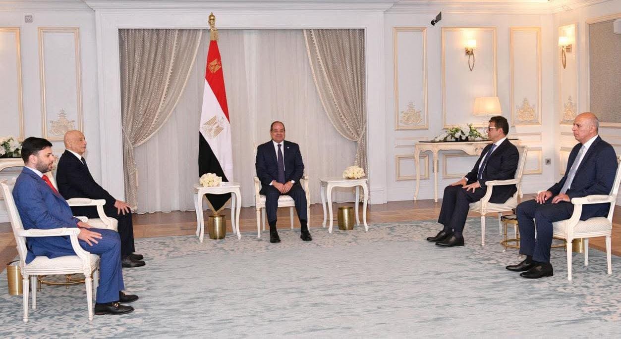 السيسي يلتقي مع القيادات السياسية الليبية لبحث الوضع الحالي