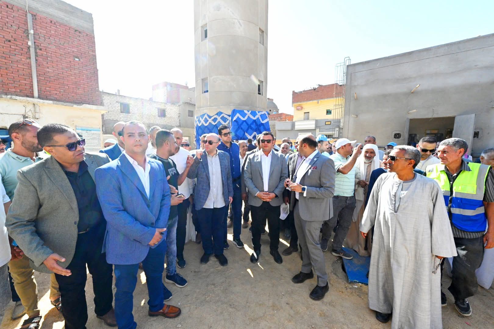 وزير الإسكان يفقد محطة مياه شرب الفقاعي ببني سويف