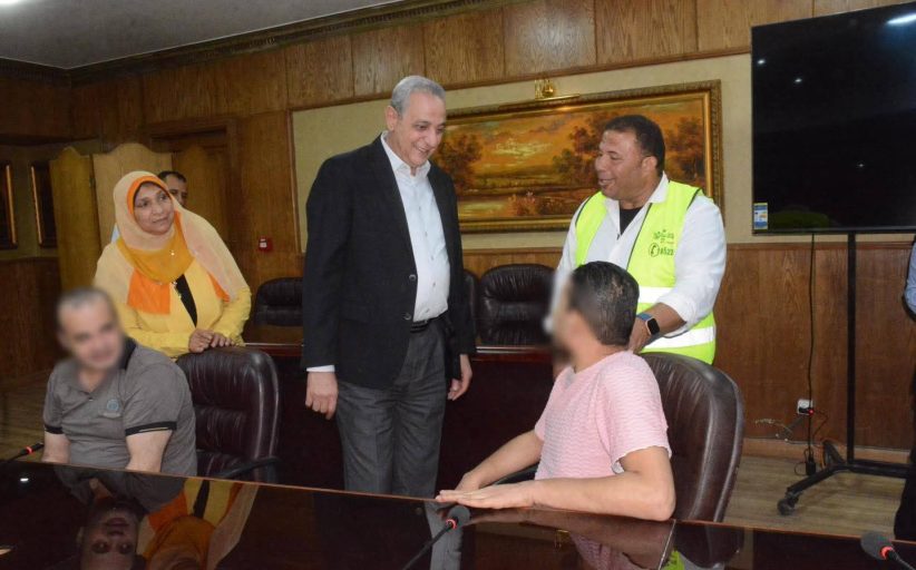 محافظ الغربية يسلم أجهزة تعويضية دعمًا للفئات الأولى بالرعاية