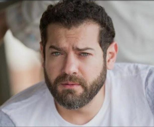 عمرو يوسف يروّج لفيلمه الجديد ويكشف موعد طرحه 