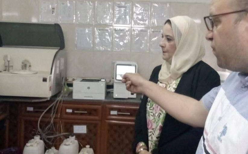 دمياط تعزز التأمين الصحي بجهاز تحاليل نادر دون تكلفة