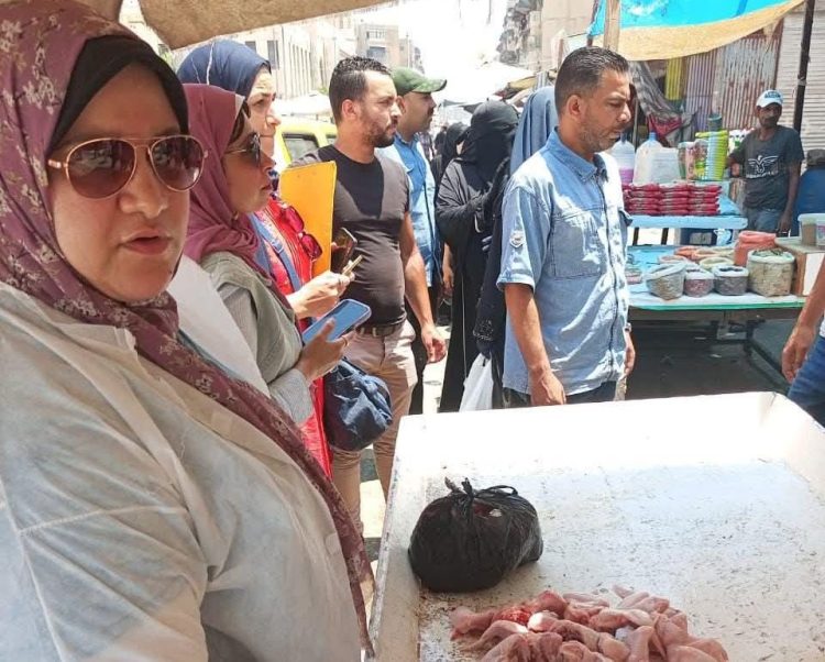 حملات تفتيش مكثفة على أسواق الزهور ببورسعيد لضبط اللحوم والدواجن الفاسدة