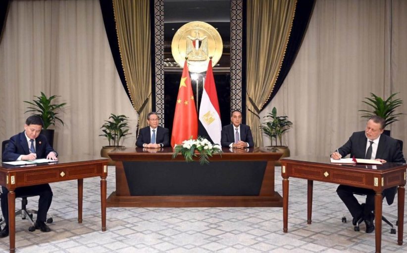حافظ البنك المركزي يوقع مذكرة تفاهم مع نظيره الصيني لتعزيز التعاون المشترك