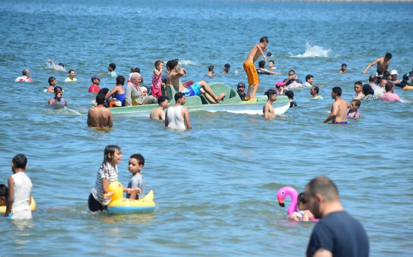 جبال الملح تجذب الزوار من مختلف المحافظات خلال عطلة نهاية الأسبوع