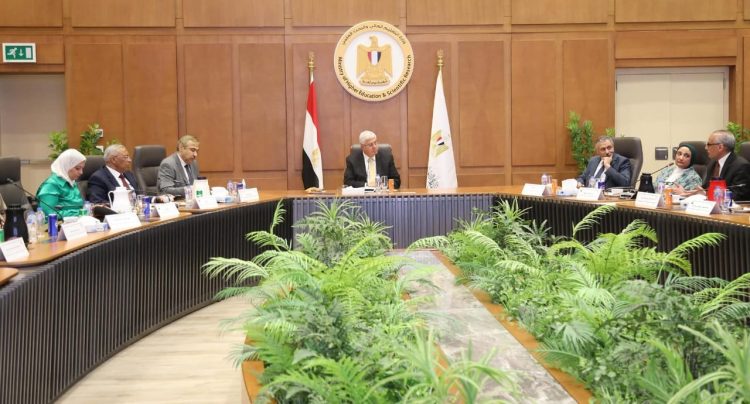 وزير التعليم العالي يطلق ثلاث برامج جديدة لتمكين الشركات الناشئة وحماية الملكية الفكرية
