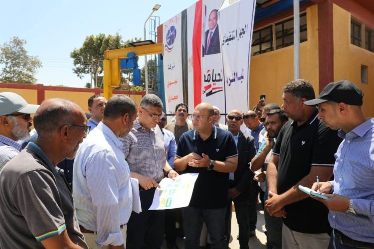 محافظ الجيزة يطلق التشغيل التجريبي لثلاث محطات صرف صحي ومياه شرب بالصف