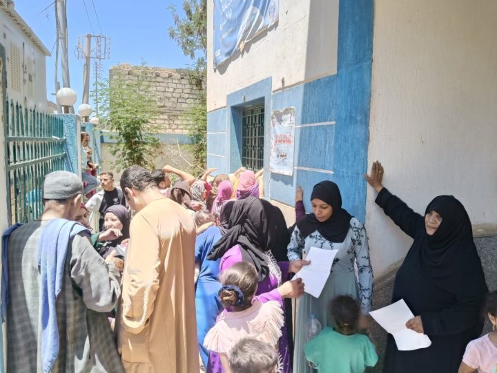 قافلة طبية بالمنيا تكشف على 1298 مواطنًا بقرية الفقاعي