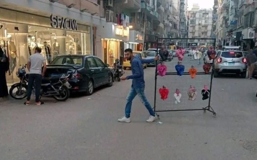 الأجهزة التنفيذية تواصل حملاتها لإزالة الإشغالات وفرض الانضباط بشوارع الزقازيق