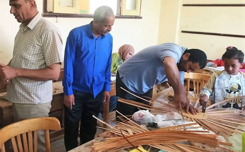 مديرية التعليم بالوادي الجديد تنفذ ورشًا فنية صيفية باستخدام خامات البيئة