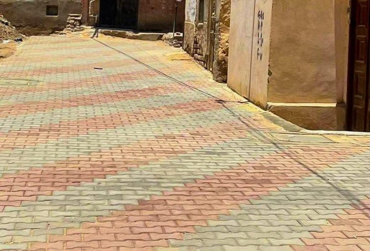 محافظة سوهاج تواصل رصف شوارع طما لرفع كفاءة الطرق