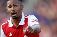 برشلونة يضم روجر مارتينيز لتعزيز صفوفه
