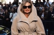 يسرا تخطف الأنظار بإطلالتها في أسبوع الموضة الباريسي