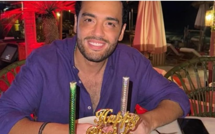 رامي جمال يحتفل بعيد ميلاده ويدعو محبيه لمشاركته في حفله المقبل بالعلمين