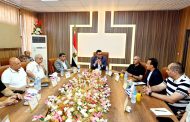 وزير الإسكان يعقد اجتماعًا بمقر جهاز 