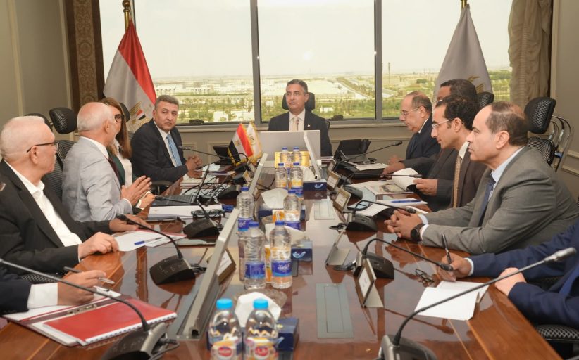 وزير التموين يستعرض خطط تطوير منظومة العمل داخل شركات المضارب