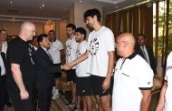 وزير الرياضة يلتقي منتخب مصر لكرة السلة قبل خوضهم منافسات بطولة الأفروباسكت