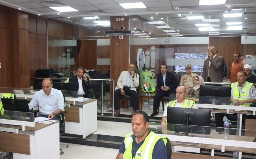محافظ القليوبية يتابع سير العملية الانتخابية من داخل غرفة السيطرة 