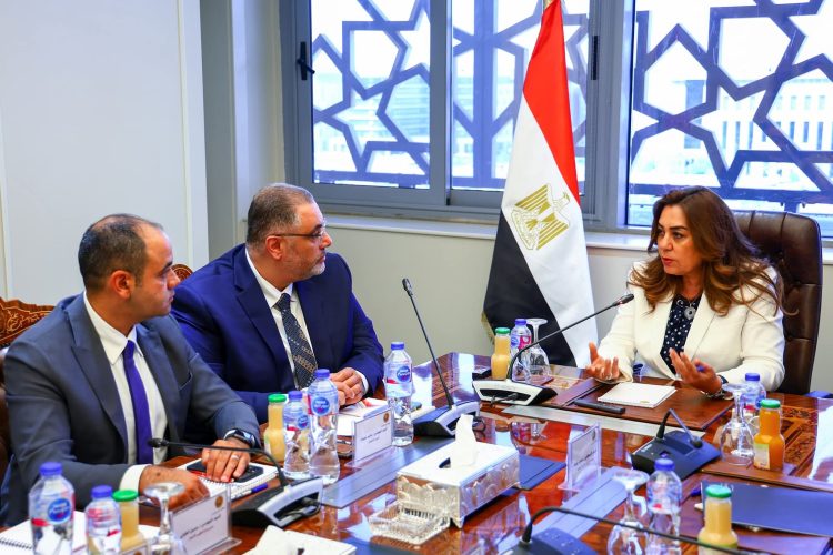 وزيرة التنمية تستقبل وفد من شركة ازري العالمية لبحث مجالات التعاون المستقبلي
