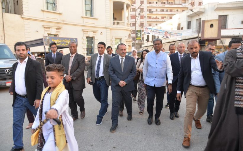 محافظ أسيوط والسفير الهندي يفتتحان المهرجان الثقافي الهندي
