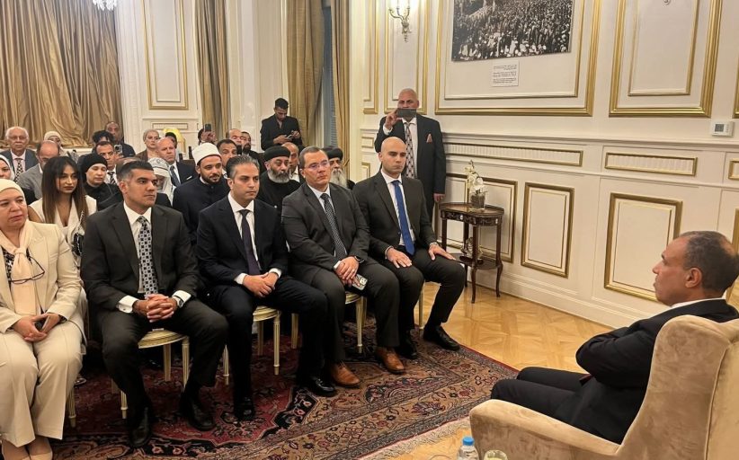 وزير الخارجية يلتقي بأعضاء الجالية المصرية في اليونان لبحث مقترحاتهم حول تطوير الخدمات القنصلية في الخارج