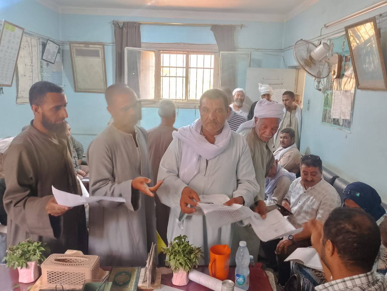 محافظ أسيوط يشدد على متابعة توزيع الأسمدة الزراعية بانتظام