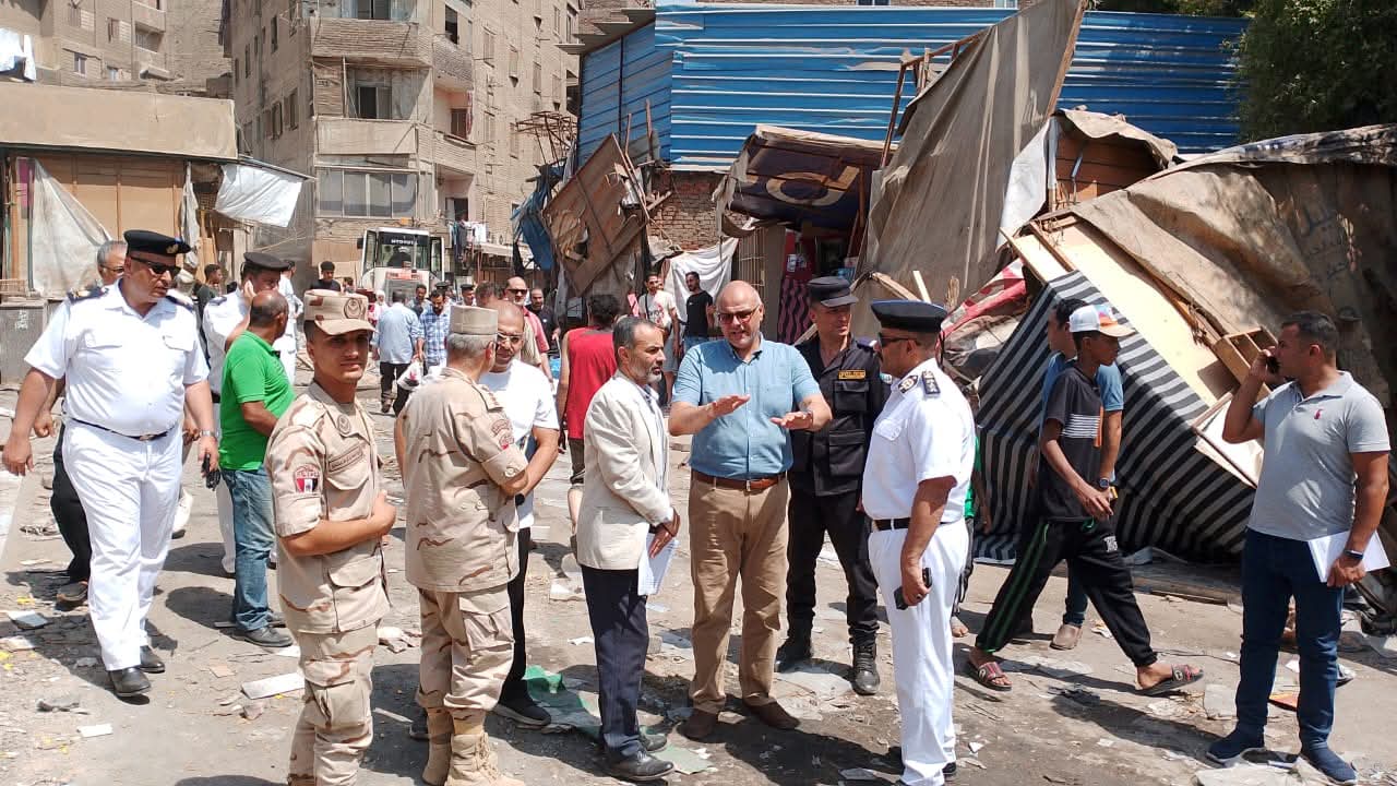 محافظ القليوبية يشدد على إزالة المخالفات وتأمين موقع حريق شبرا الخيمة