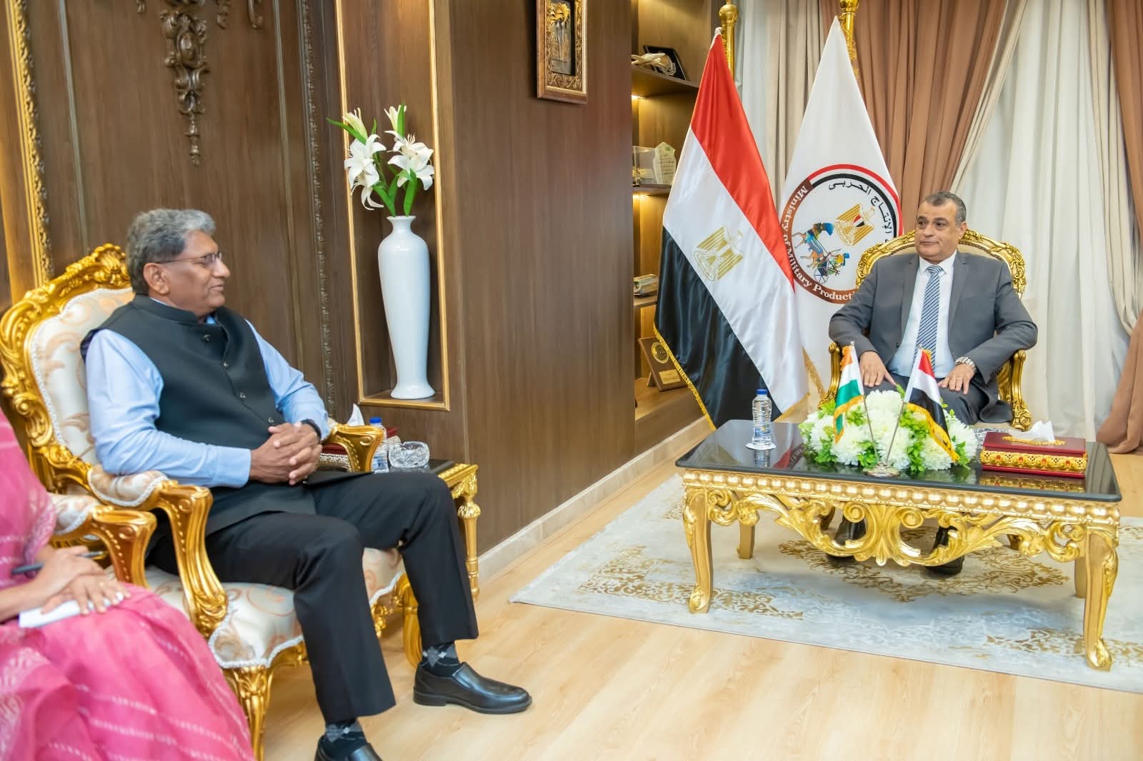 وزير الدولة للإنتاج وسفير الهند يبحثان سبل تعزيز التعاون المشترك بالقاهرة