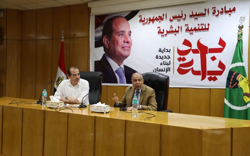 محافظ المنيا ونائب وزير الصحة يعقدان اجتماعًا موسعًا لتطوير المنظومة الطبية بالمحافظة