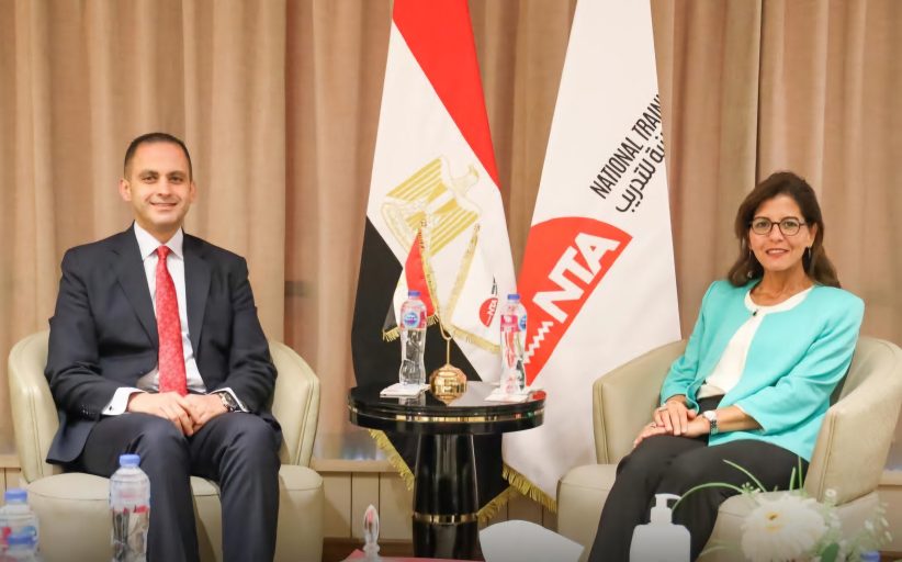 نائب وزير الصحة والسكان يبحث مع المدير التنفيذي سبل تعزيز التعاون المشترك
