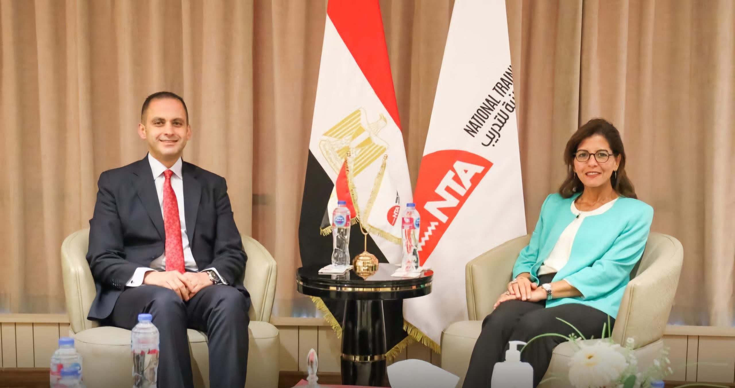 نائب وزير الصحة والسكان يبحث مع المدير التنفيذي سبل تعزيز التعاون المشترك