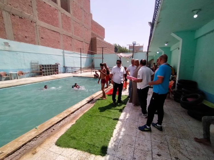 محافظ أسيوط يغلق حمام سباحة خاص لمخالفته معايير السلامة الصحية