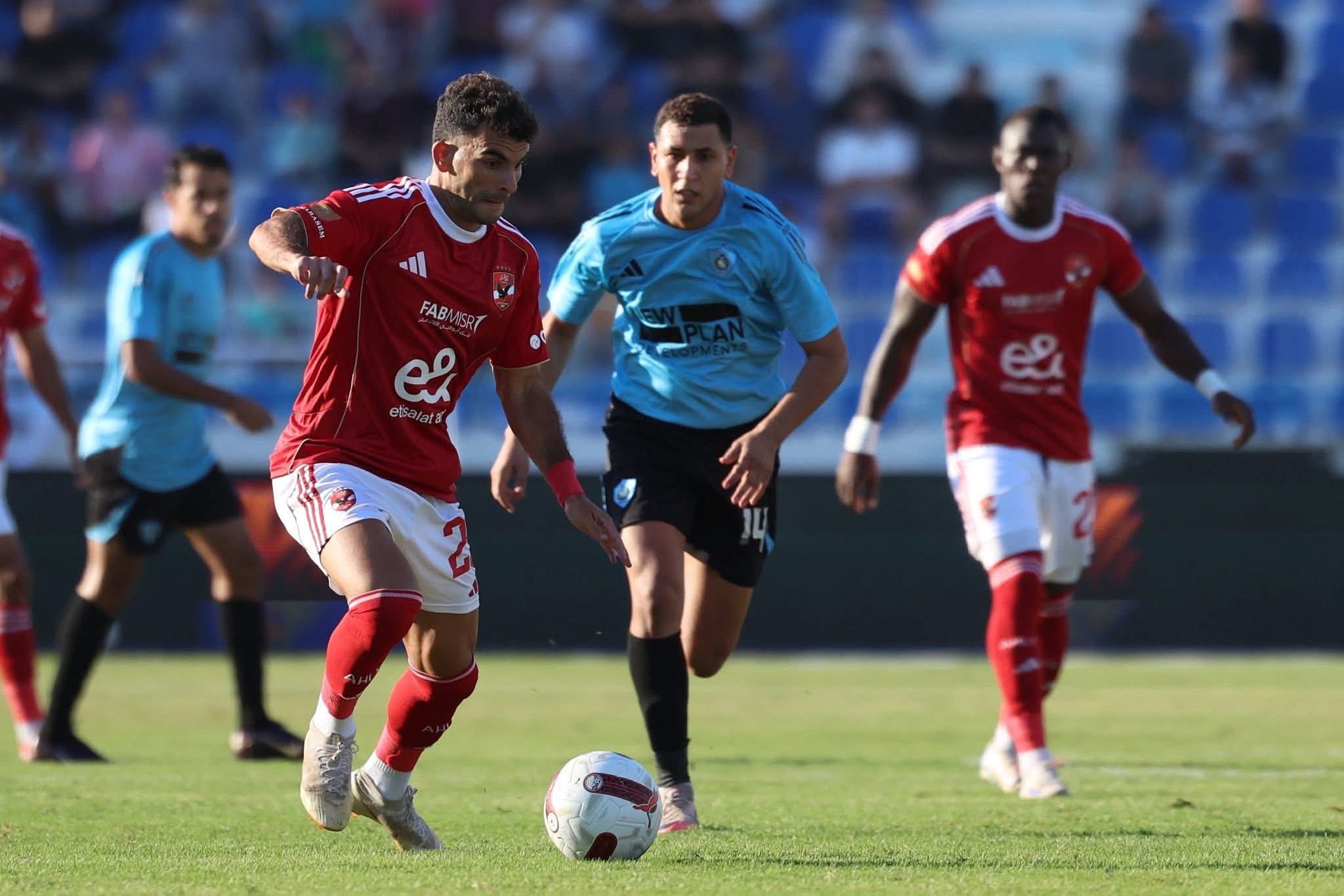 الأهلي يكتفي بنقطة أمام غزل المحلة بعد إهدار الفرص