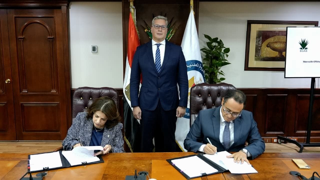 بدوي يشهد توقيع 4 اتفاقيات للقابضة للغازات الطبيعية مع شركات عالمية
