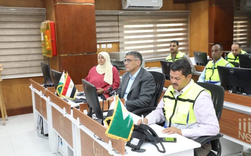 محافظ الجيزة يراجع جاهزية غرفة الطوارئ استعدادًا لانتخابات مجلس الشيوخ