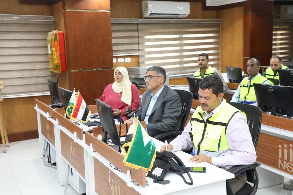 محافظ الجيزة يراجع جاهزية غرفة الطوارئ استعدادًا لانتخابات مجلس الشيوخ