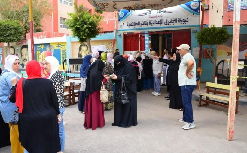 رئيس مدينة بورفؤاد يتابع انتظام التصويت في اليوم الأول لانتخابات مجلس الشيوخ 2025