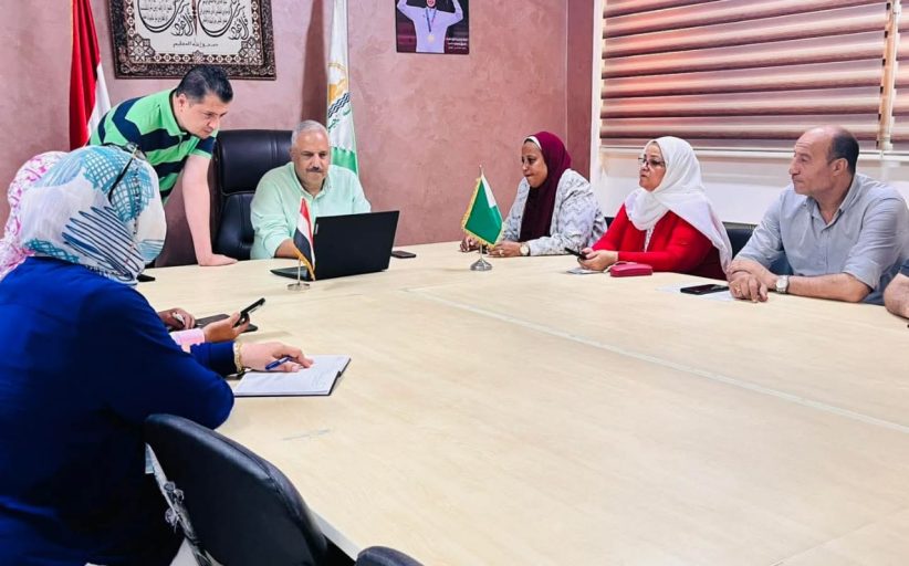 وكيل وزارة الشباب بالجيزة يتابع سير انتخابات مجلس الشيوخ عبر غرفة العمليات