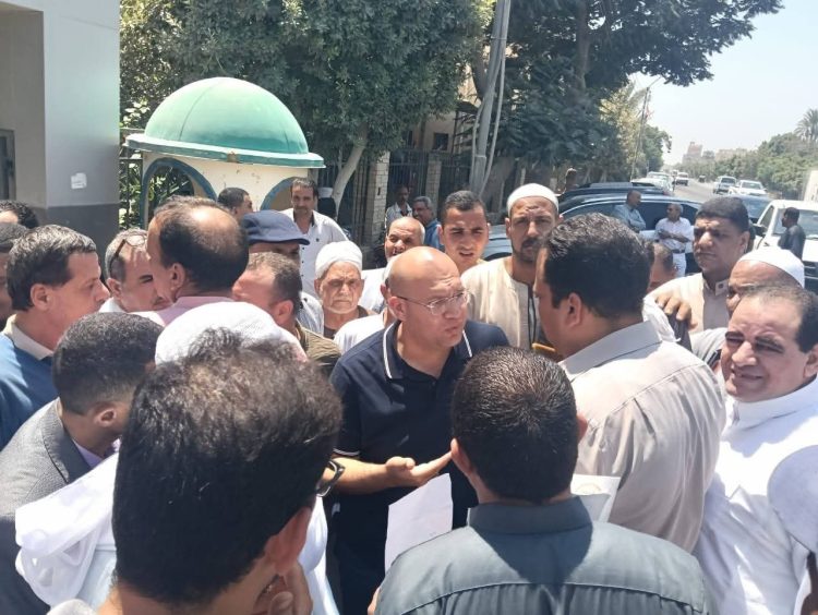 نائب محافظ الجيزة يواصل متابعة ملف التقنين ومشروعات الصرف الصحي بأطفيح