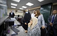 وزيرة التنمية تقوم بجولة تفقدية على حي الموسكي بالقاهرة