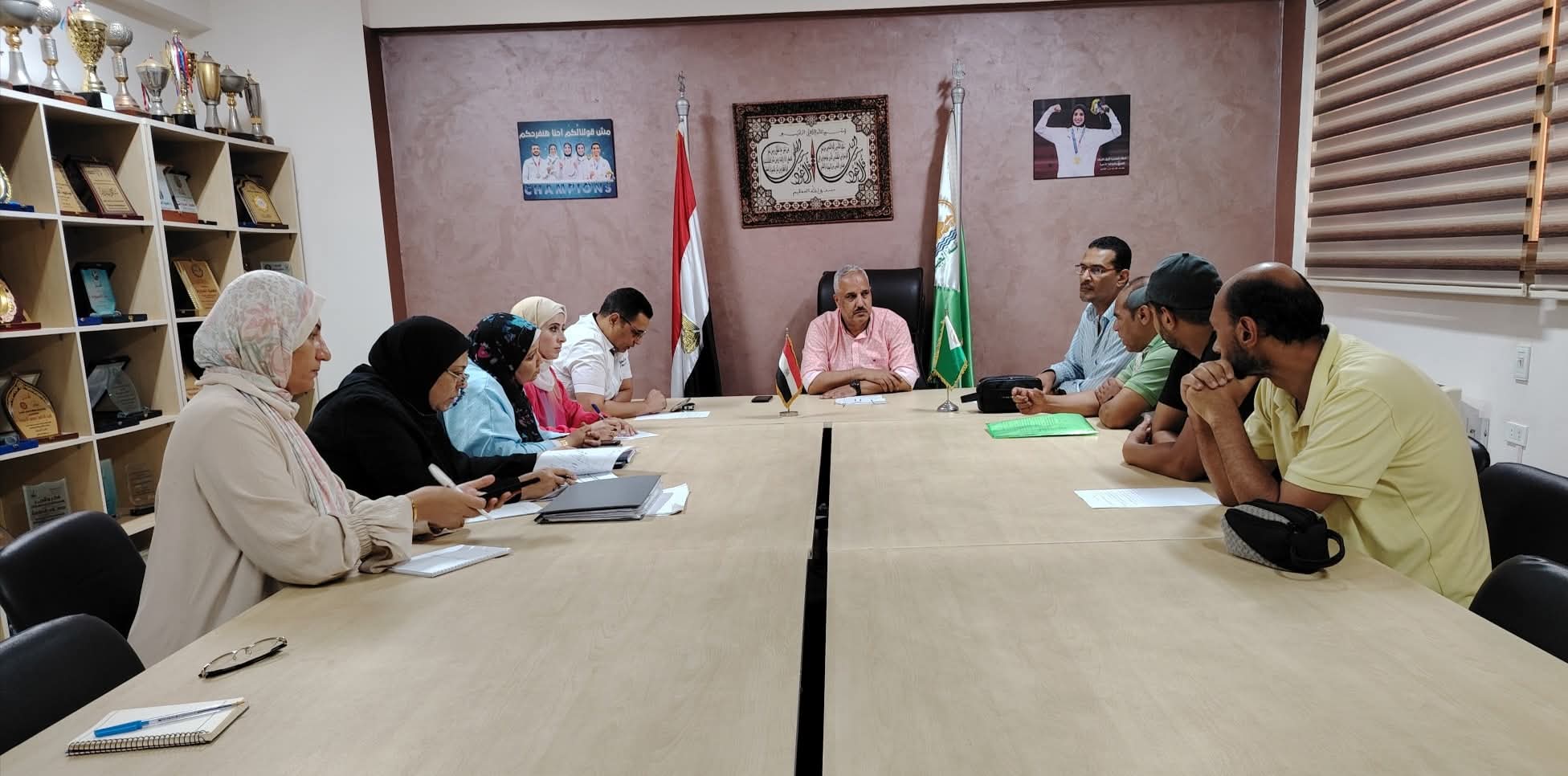 الصبروط يترأس اجتماعًا لتطوير نزل الواحات البحرية وخدمة شباب الجيزة