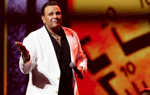 جمهور محمد فؤاد يستقبله بحماس في فعاليات كاسيت 90
