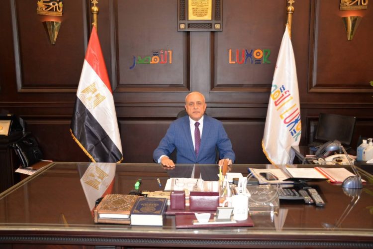محافظ الأقصر يتابع أعمال تحديد الأحوزة العمرانية بقرية المريس