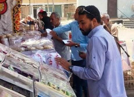 محافظ أسوان يعلن ضبط حلوى مولد غير صالحة وإعدام أغذية فاسدة ويحرر 10 محاضر