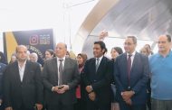 محافظ قنا يتفقد جناح المحافظة بمعرض الحرف التراثية بالقاهرة