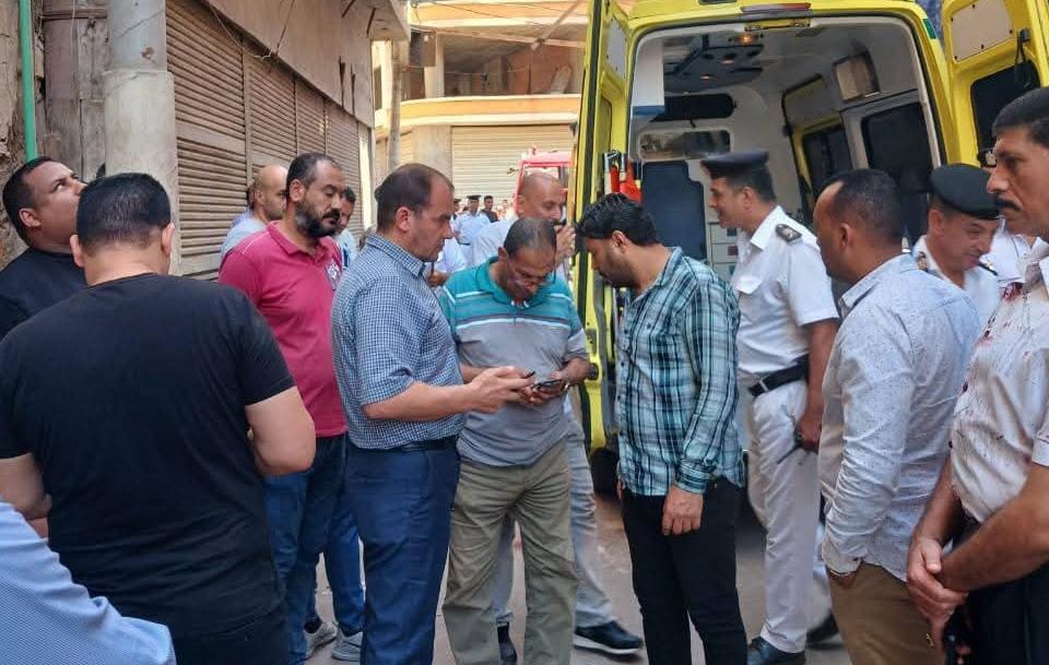 محافظ الدقهلية يتابع حادث انهيار عقار بالمنصورة ويوجه بسرعة التدخل