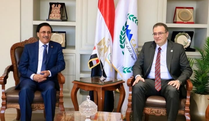 رئيس التنظيم والإدارة يبحث مع مدير المنظمة العربية للتنمية الإدارية سبل تطوير عمل المنظمة