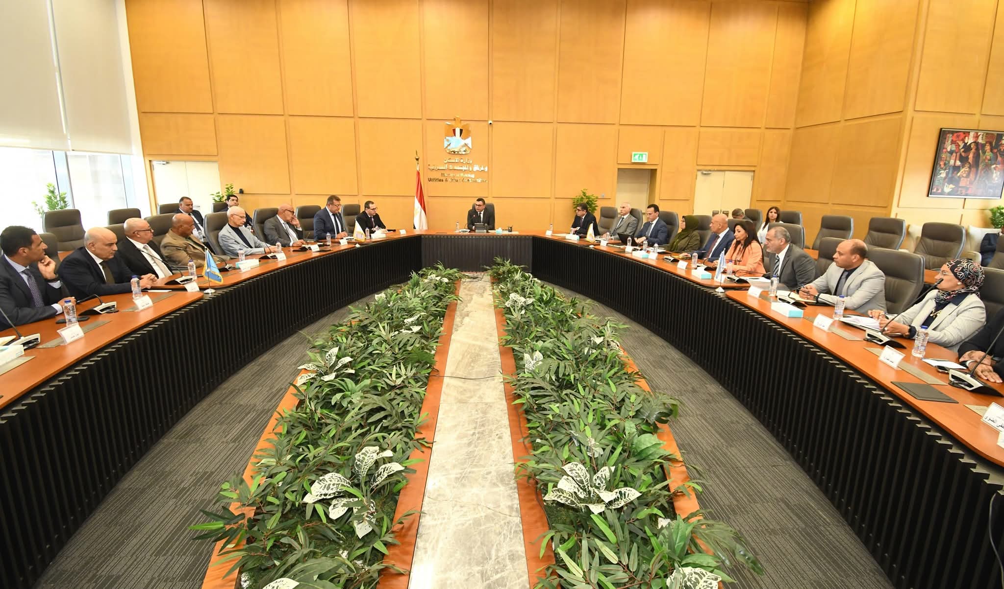 وزير الإسكان يستعرض الاستراتيجية الوطنية للعمران الأخضر